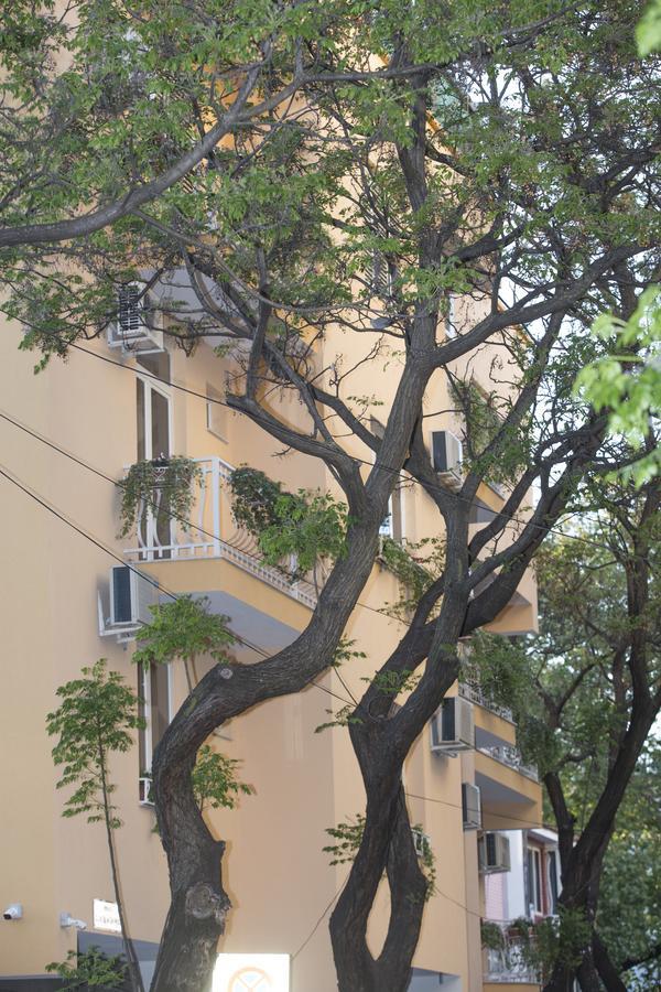 Vila Tako - Hotel Tirana Exterior foto